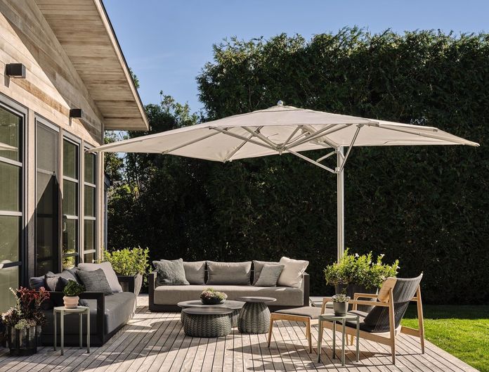 A Look at Trending Materials for Luxury Outdoor Furniture