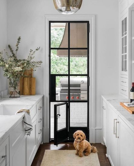 Design by Sherry H. Designsโ | Photography by Rustic White Interiorsโ | Architecture by LM Architect and Ladisic Fine Homesโ | Interiors by Studio Entourage