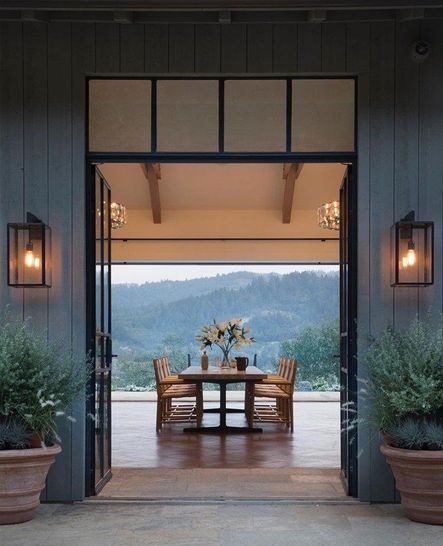Design by @jenniferrobininteriorsโ | Architecture by @karenjensenarchitectureโ | Photography by @dyerphoto