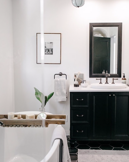 Design & Photo by Victoria Smith | Onyx by Benjamin Moore