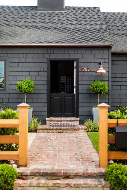 Design by Raili CA Design | Photo by Ryan Garvin | Wrought Iron by Benjamin Moore