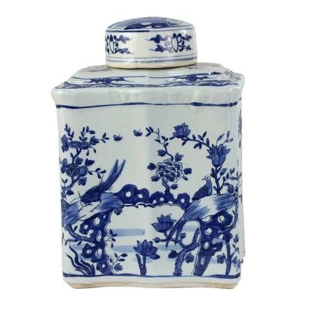 The Charm of Chinoiserie | Styling Your Home with Blue and White Vases for Timeless Elegance