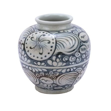 The Charm of Chinoiserie | Styling Your Home with Blue and White Vases for Timeless Elegance