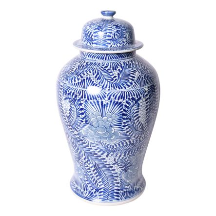 The Charm of Chinoiserie | Styling Your Home with Blue and White Vases for Timeless Elegance