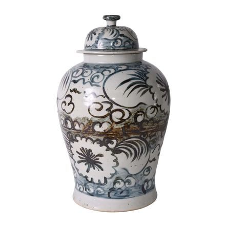 The Charm of Chinoiserie | Styling Your Home with Blue and White Vases for Timeless Elegance