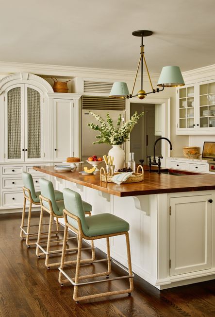 Home Tour | Classic Meets Contemporary in Chauncey Boothbyโs Lambert Road Project
