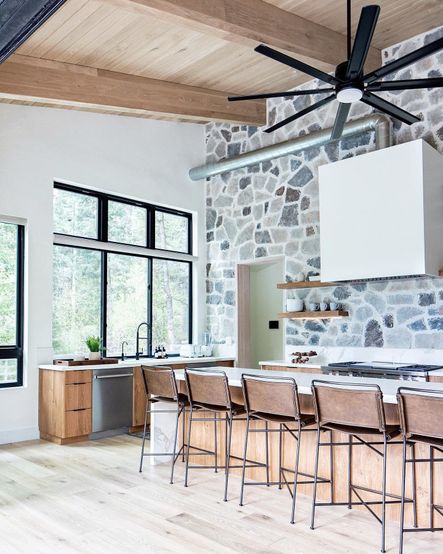 Design by Lindsay Hill Interiors