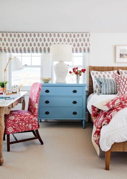 Home Tour | Katie Rosenfeld’s Maine Beach Cottage Infuses Grandmillennial Style with True New England Charm