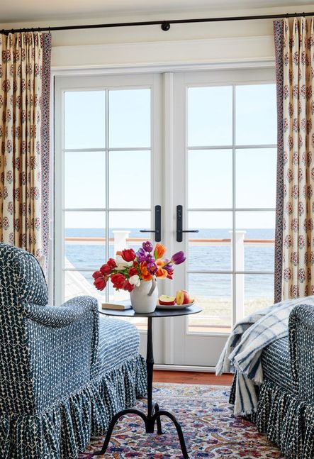 Home Tour | Katie Rosenfeld’s Maine Beach Cottage Infuses Grandmillennial Style with True New England Charm