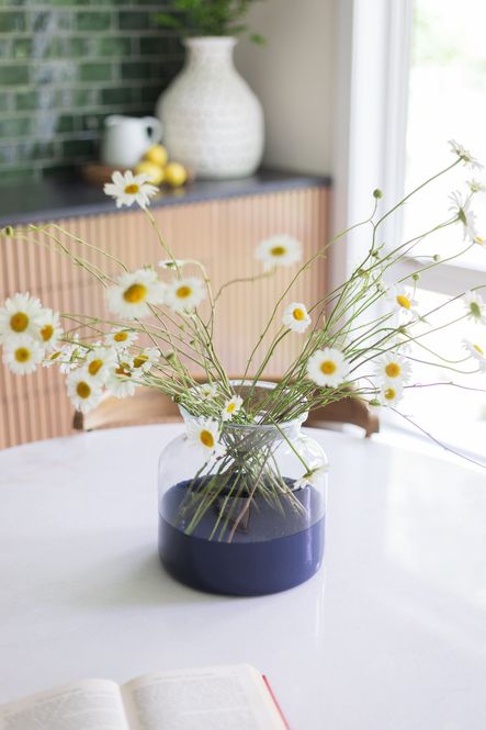 SHOP THE LOOK |Navy Colorblock Flower Vase