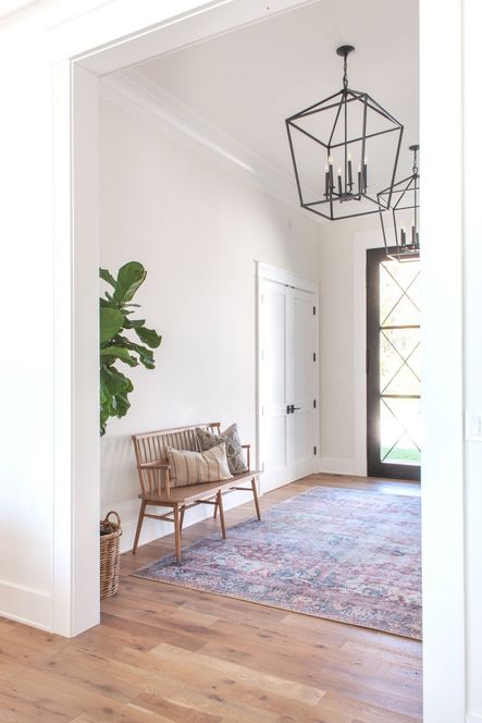 SHOP THE LOOK: Aspen Bench, Loren Brick & Multi Rug, Townsend 6 Light Pendant | Design by Scout & Nimble | Photo by Emily Sewell