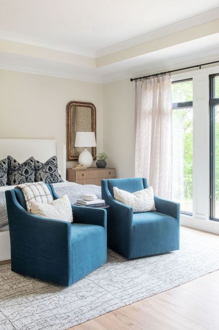 SHOP THE LOOK: Elle Swivel Chair, Douglas End Table, Denali Table Lamp, Odyssey Smoke &amp; Grey Rug