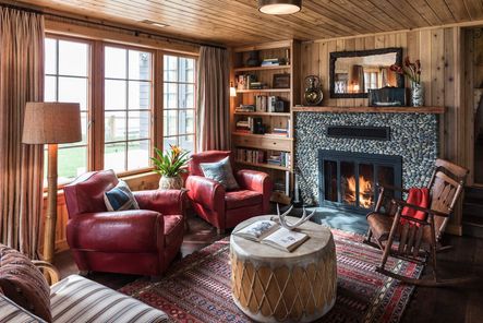 Home Tour | Hoedemaker Pfeiffer’s Whidbey Island Retreat