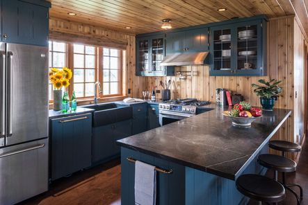 Home Tour | Hoedemaker Pfeiffer’s Whidbey Island Retreat
