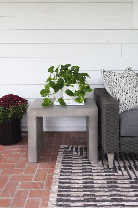 Design by Bodine White | Photography by Emily Sewell| SHOP THE LOOK: Parish Concrete Side Table