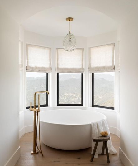 Home Tour | Discover the Pristine Serenity of Katie Hodgesโ Highlands Project