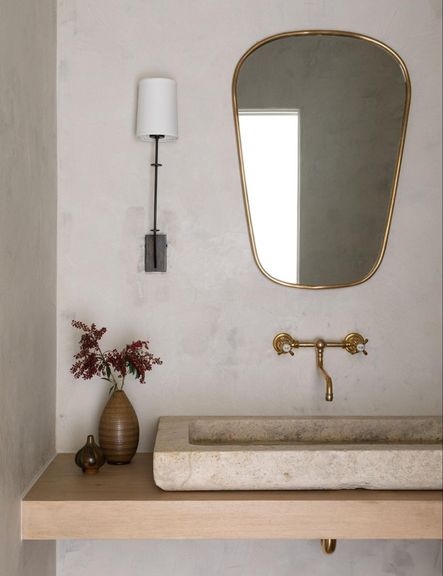 Home Tour | Discover the Pristine Serenity of Katie Hodgesโ Highlands Project