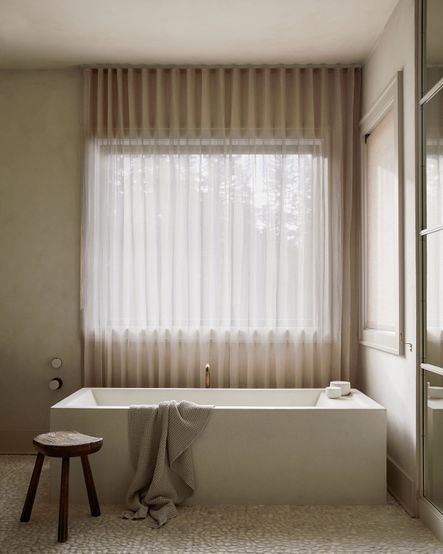 Home Tour |  Exploring KaemingK's Lo House: A Harmonious Blend of Organic Modernism