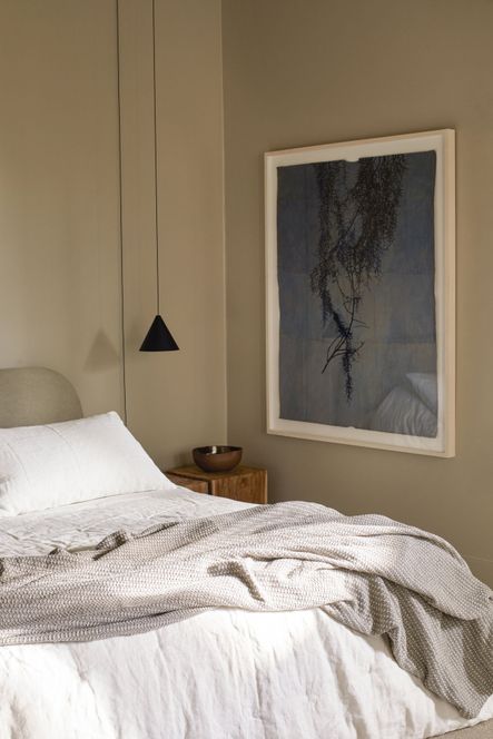 Home Tour |  Exploring KaemingK's Lo House: A Harmonious Blend of Organic Modernism