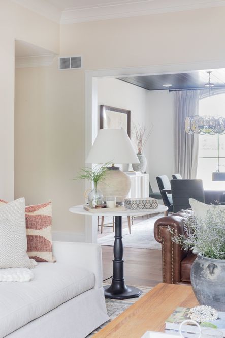3 Tips for How to Mix and Match Leather and Fabric Sofas