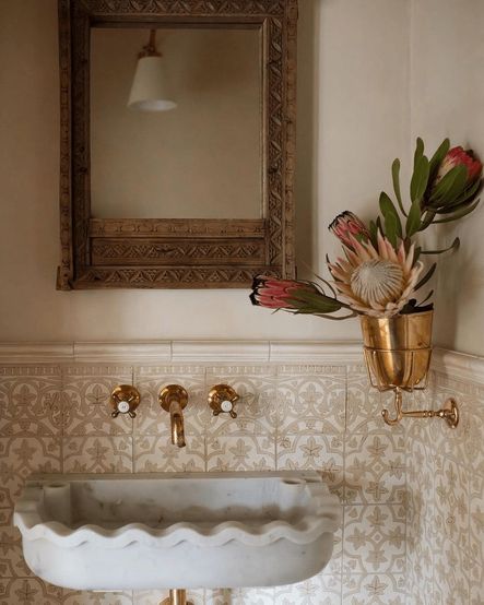 Design by Rita Chan | Photography by <a href="https://www.instagram.com/heysaraprince/" target="_blank>Sara Prince | Florals by Protea Farm